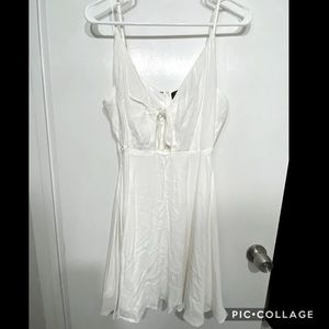 New with tags White Tie front feminine dress sz XL